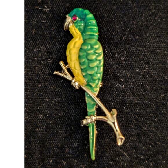 Vintage Gerry's Green & Yellow Enamel Parrot on Branch Pin - Picture 1 of 5